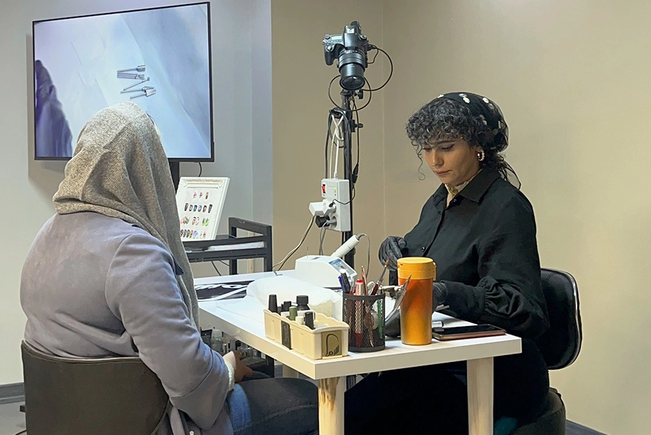 کاشت ناخن در اندیشه